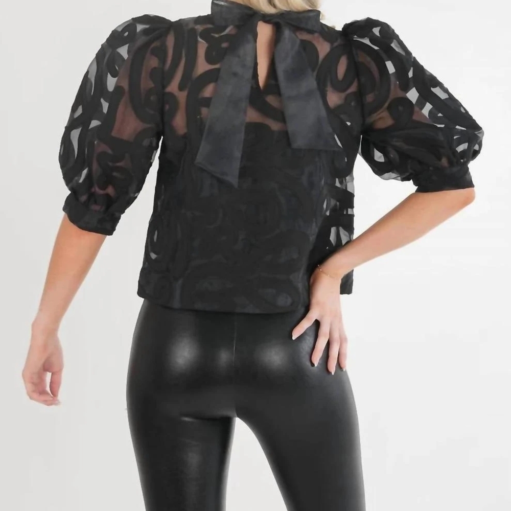 Chic Black Puff Sleeve Blouse